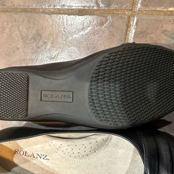 Black Pleated Leather Flats - Picture 4 of 6